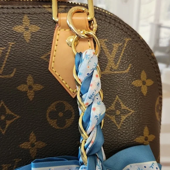 BEAUTIFUL Bow Key Fob Key Ring - Picture 10 of 12